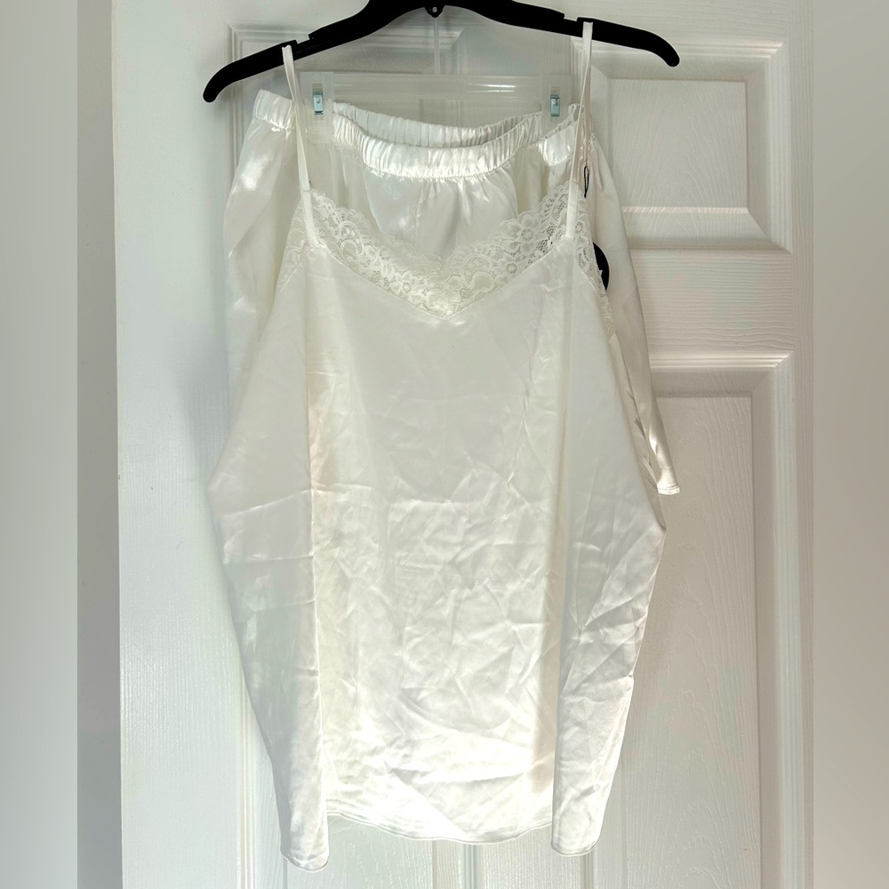 New Unused Two Piece White Negligee Set
